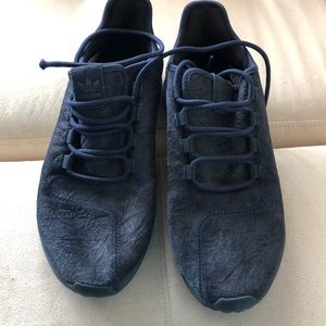 Navy blue adidas tubular size 7
